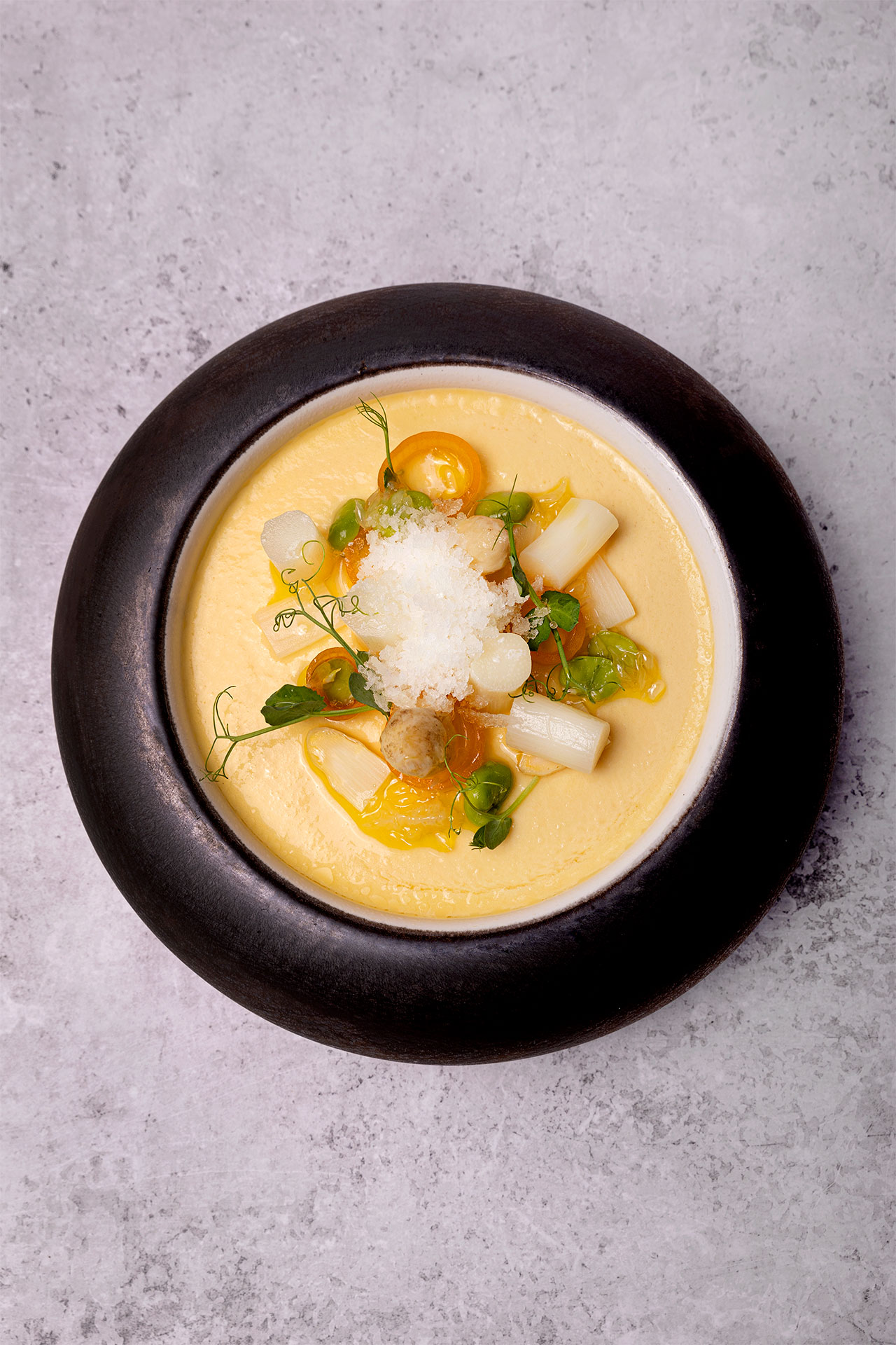 Flan van witte asperges met amandelgranité Gastronomixs